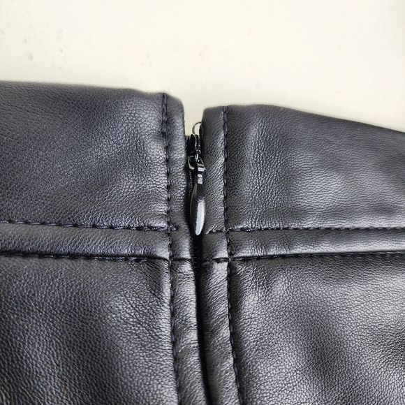 Banana Republic Women's Black Faux Leather Unlined Polyurethane Skirt Stretch 2 - Picture 9 of 10